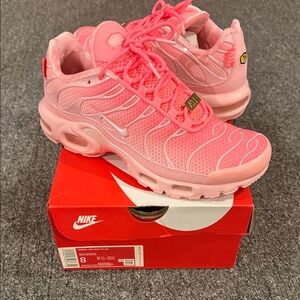 Womens size 7 Air Max